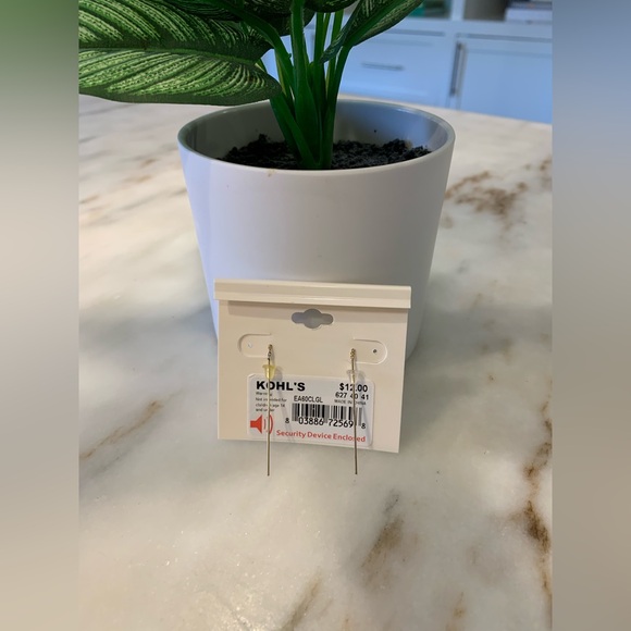 NWT Long Gold Drop Chain Earrings With Crystal At The Bottom - Picture 2 of 3